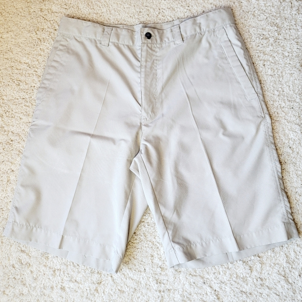 Men's Callaway Golf Shorts 32 Beige w white striped